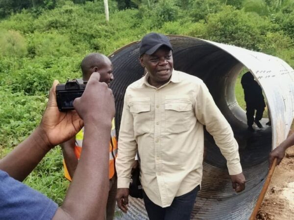 Government Deploys Engineers and Tractors to Repair Sekanyonyi Bridge After Makumbi’s Intervention
