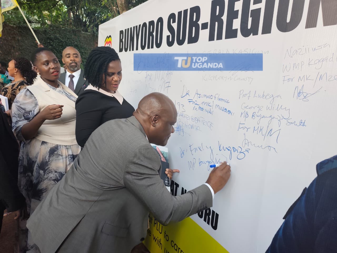 Emely Kugonza leads Bunyoro leaders in PLU endorsement drive